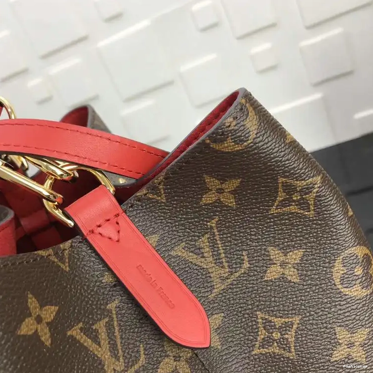 Fashionrepsfam ru LV 19T1L0490 Bags 0802